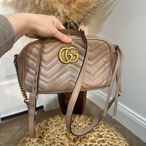 GUCCI GG Marmont Camera small quilted leather shoulder bag